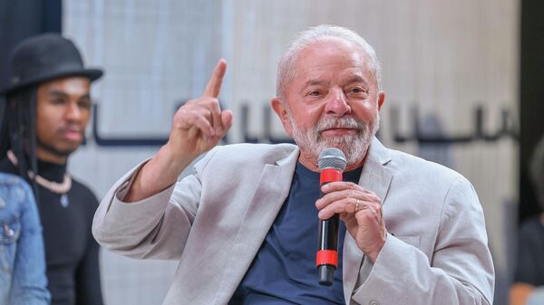 O ex-presidente Luiz Inácio Lula da Silva (PT) fala sobre suas propostas de governo na live Brasil do Futuro, em 25 de outubro de 2022 - Sputnik Brasil