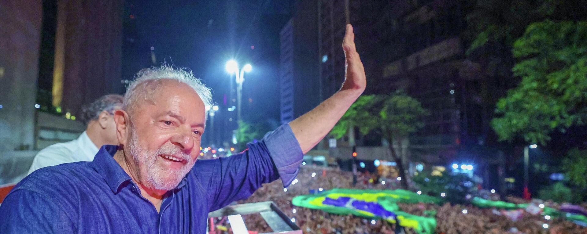 O presidente eleito Luiz Inácio Lula da Silva (PT) durante discurso da vitória na Avenida Paulista, em São Paulo (SP), em 30 de outubro de 2022 - Sputnik Brasil, 1920, 01.11.2022