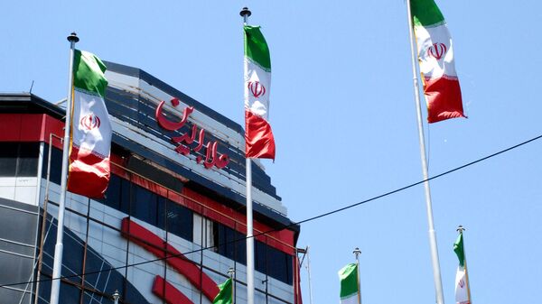 Bandeiras iranianas em Teerã (foto de arquivo) - Sputnik Brasil