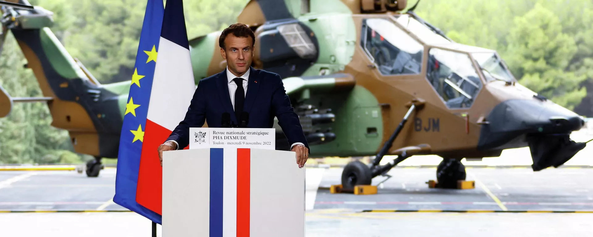 O presidente francês Emmanuel Macron faz seu discurso na base da Marinha Francesa de Toulon, sul da França, 9 de novembro de 2022 - Sputnik Brasil, 1920, 09.11.2022