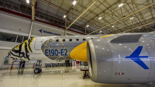 O jato de nova geração Embraer E190-E2 (foto de arquivo) - Sputnik Brasil