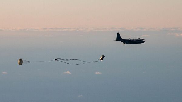 Lançamento de míssil de longo alcance do bombardeiro C-130 durante demonstração na Noruega em 9 de novembro de 2022 - Sputnik Brasil