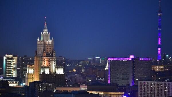 O prédio principal do Ministério das Relações Exteriores da Rússia é fotografado depois que as luzes foram apagadas durante a campanha ambiental da Hora do Planeta em Moscou, Rússia (foto de arquivo) - Sputnik Brasil