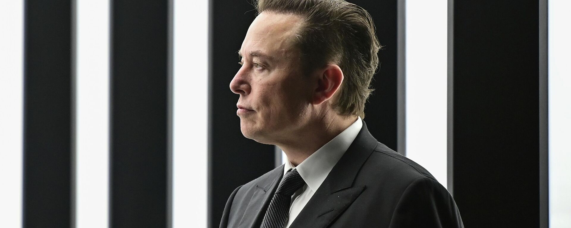 Elon Musk, CEO da Tesla, participa da inauguração da fábrica da Tesla Berlin Brandenburg em Gruenheide, Alemanha, 22 de março de 2022 - Sputnik Brasil, 1920, 28.10.2023