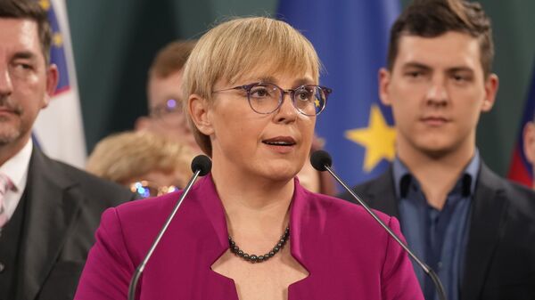 Natasa Pirc Musar faz pronunciamento após ser eleita a primeira mulher a presidir a Eslovênia, em Ljubljana, 13 de novembro de 2022 - Sputnik Brasil