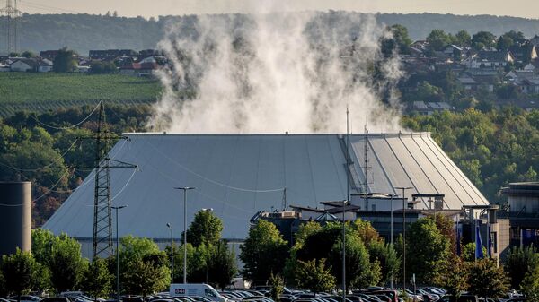 Fumaça é vista na usina nuclear de Nerckarwestheim, Alemanha, 22 de agosto de 2022 - Sputnik Brasil