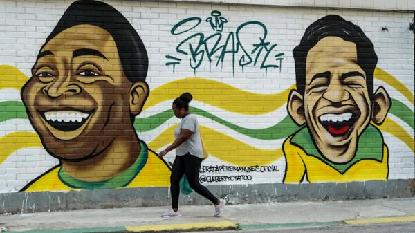 Pelé e Garrincha retratados na rua Pereira Nunes, no Rio de Janeiro (RJ). Brasil, 10 de novembro de 2022 - Sputnik Brasil
