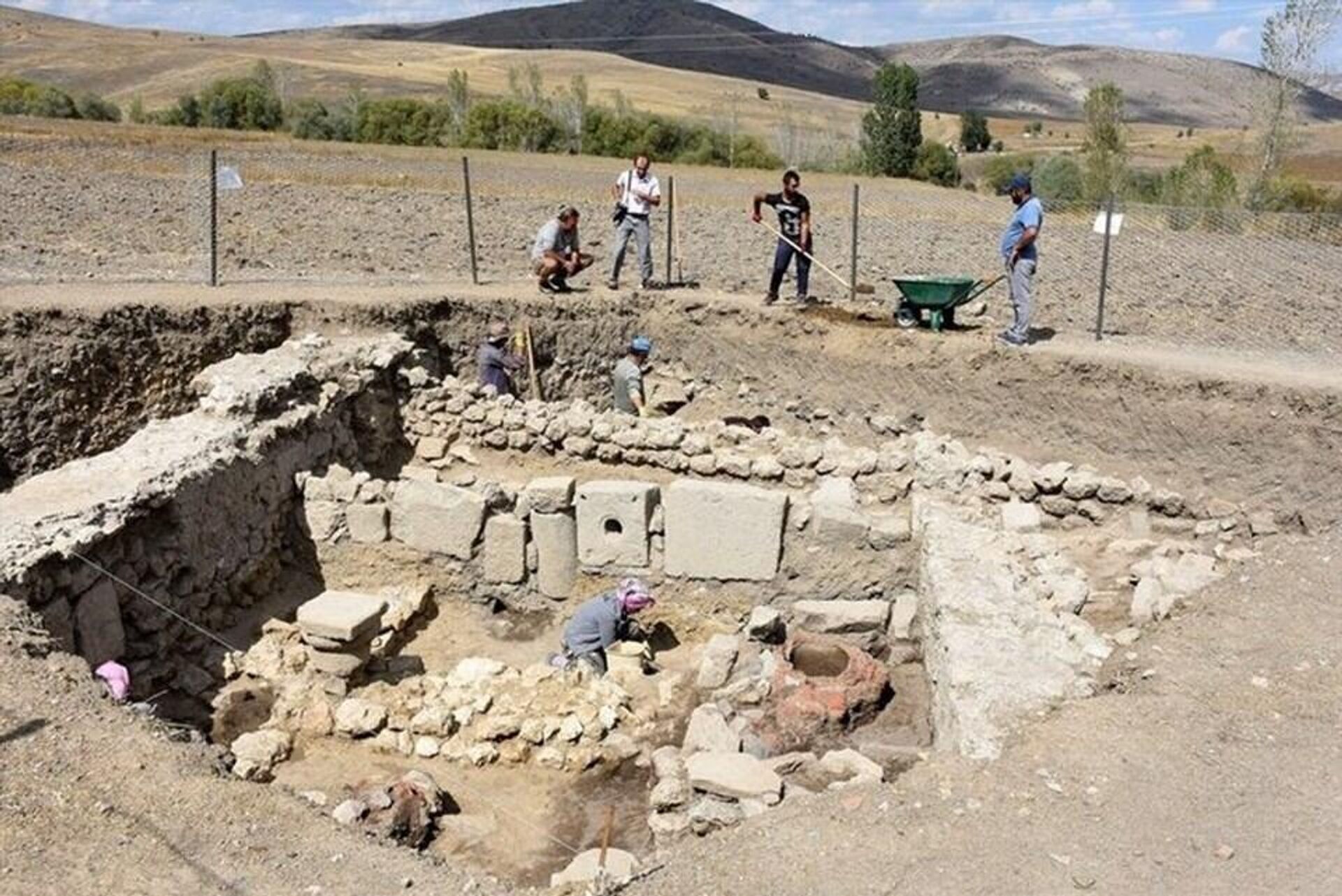Pela primeira vez na Anatólia foi desenterrado um cemitério de legionários pertencente ao Império Romano - Sputnik Brasil, 1920, 19.11.2022