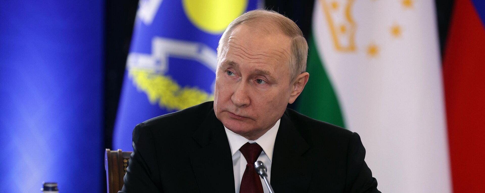 Presidente russo, Vladimir Putin, participa da sessão do Conselho da Organização do Tratado de Segurança Coletiva (OTSC) em Yerevan, Armênia, 23 de novembro de 2022 - Sputnik Brasil, 1920, 23.11.2022