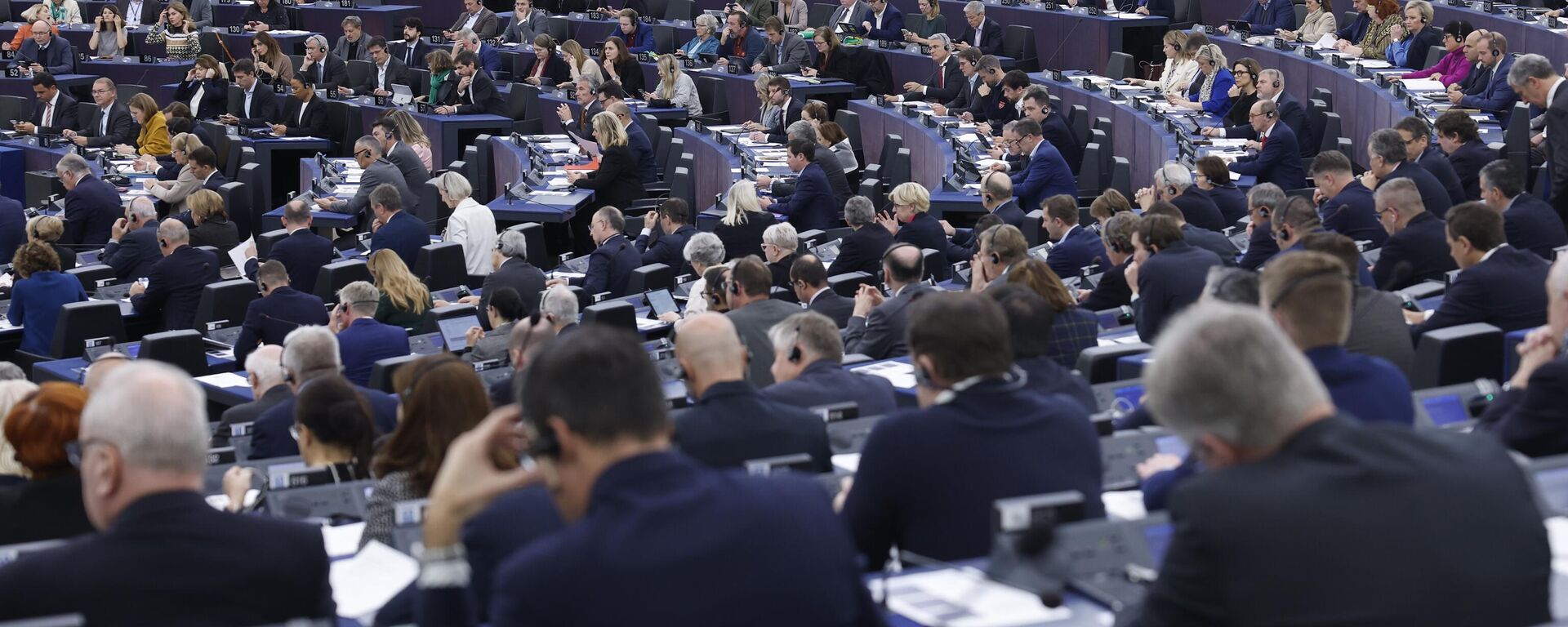 Membros do Parlamento Europeu durante cerimônia do 70º aniversário da Casa legislativa, em 22 de novembro de 2022 - Sputnik Brasil, 1920, 03.03.2023