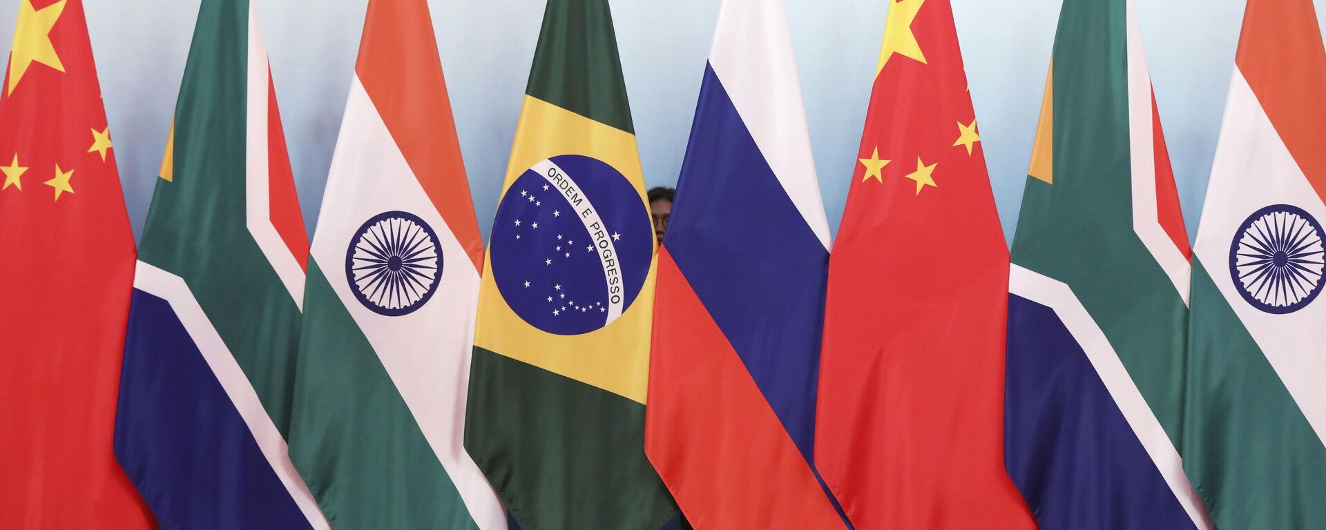 Bandeiras dos países-membros do BRICS durante encontro de cúpula na China, em 4 de setembro de 2017 (foto de arquivo) - Sputnik Brasil, 1920, 10.01.2023