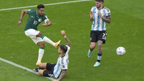 Salem Al-Dawsari, da Arábia Saudita, marca o segundo gol de seu time durante a partida de futebol do grupo C da Copa do Mundo do Catar entre Argentina e Arábia Saudita - Sputnik Brasil