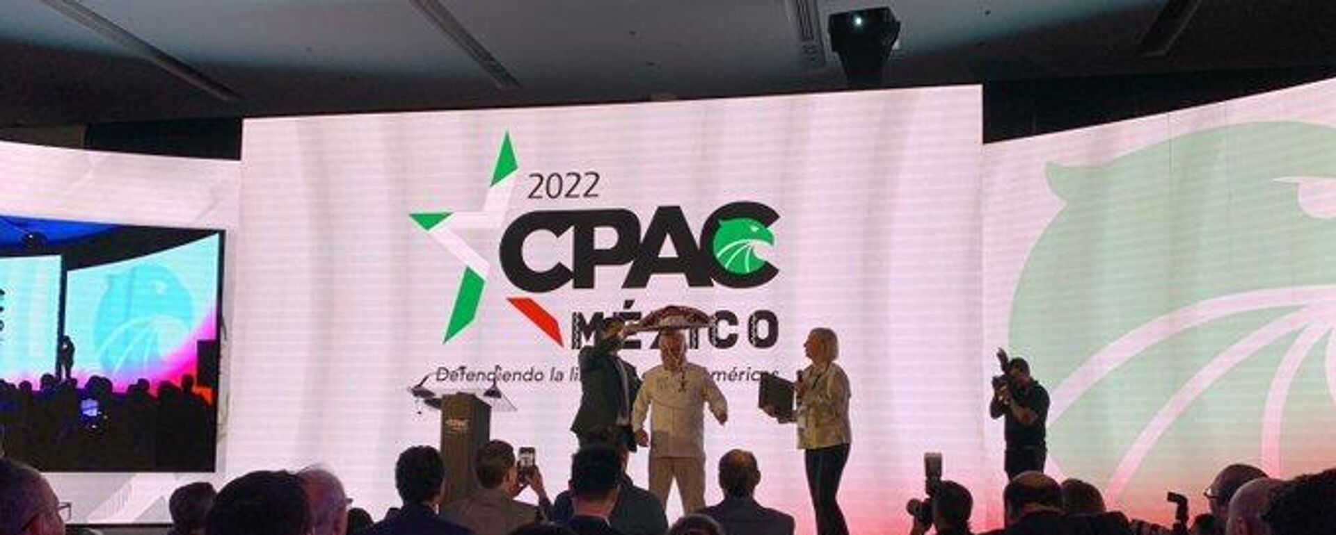 Lideranças conservadoras se reúnem na Cidade do México para a edição mexicana da Conferência Política de Ação Conservadora (CPAC), em 18 de novembro de 2022 - Sputnik Brasil, 1920, 29.11.2022
