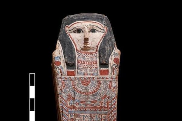 Missão arqueológica egípcia descobre uma estrutura funerária monumental e retratos de múmias de períodos ptolemaico e romano nas escavações em Garza, província de Fayoum - Sputnik Brasil