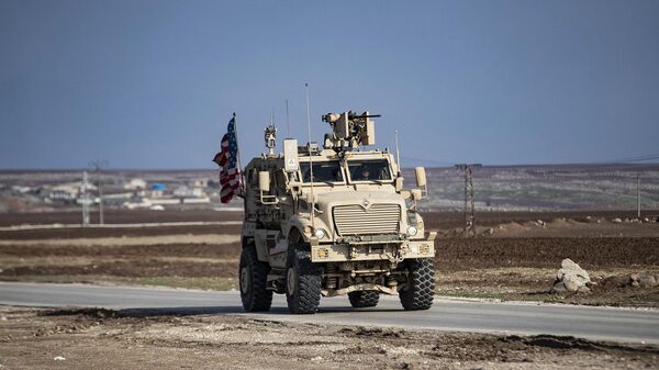 Forças dos EUA patrulham Rumaylan, província de Al-Hasakah, perto da fronteira com a Turquia, 2 de dezembro de 2022 - Sputnik Brasil