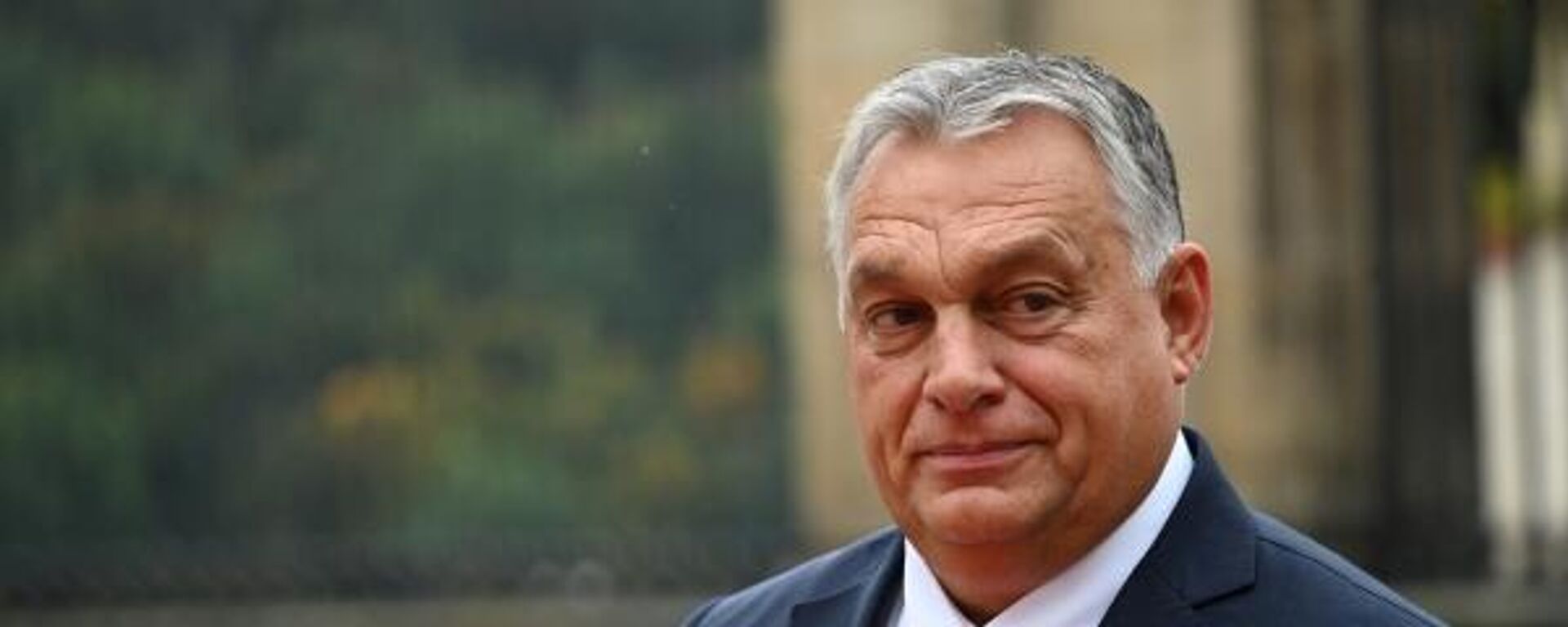 O primeiro-ministro húngaro, Viktor Orbán, chega para participar da reunião inaugural da Comunidade Política Europeia (CPE) no Castelo de Praga, em Praga, República Tcheca, 6 de outubro de 2022 - Sputnik Brasil, 1920, 18.02.2023