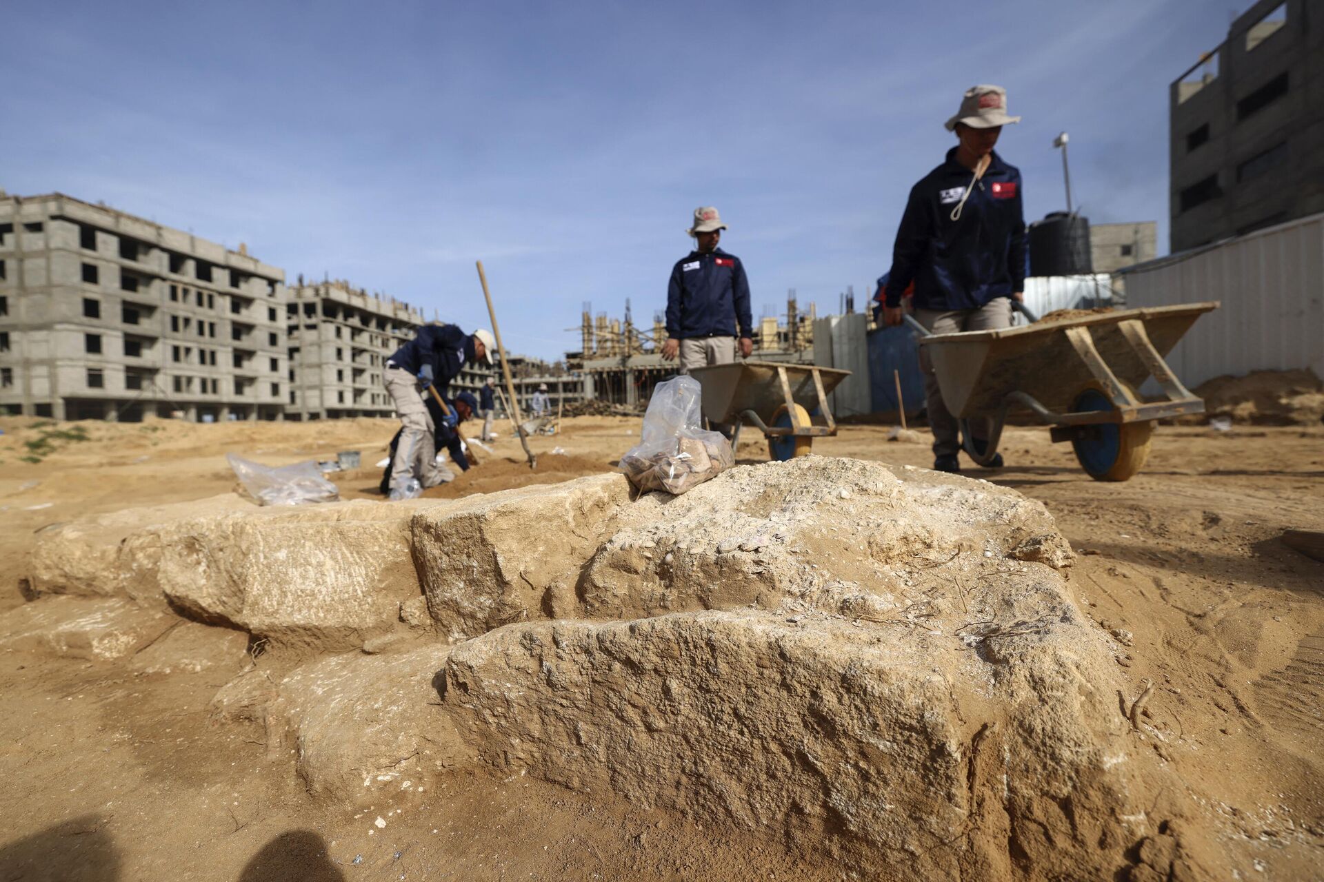 As autoridades de Gaza anunciaram a descoberta de um cemitério da era romana composto por 63 tumbas no norte do enclave palestino - Sputnik Brasil, 1920, 13.12.2022
