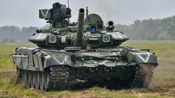 Verificação das funcionalidades do tanque T-90 russo durante operação especial - Sputnik Brasil