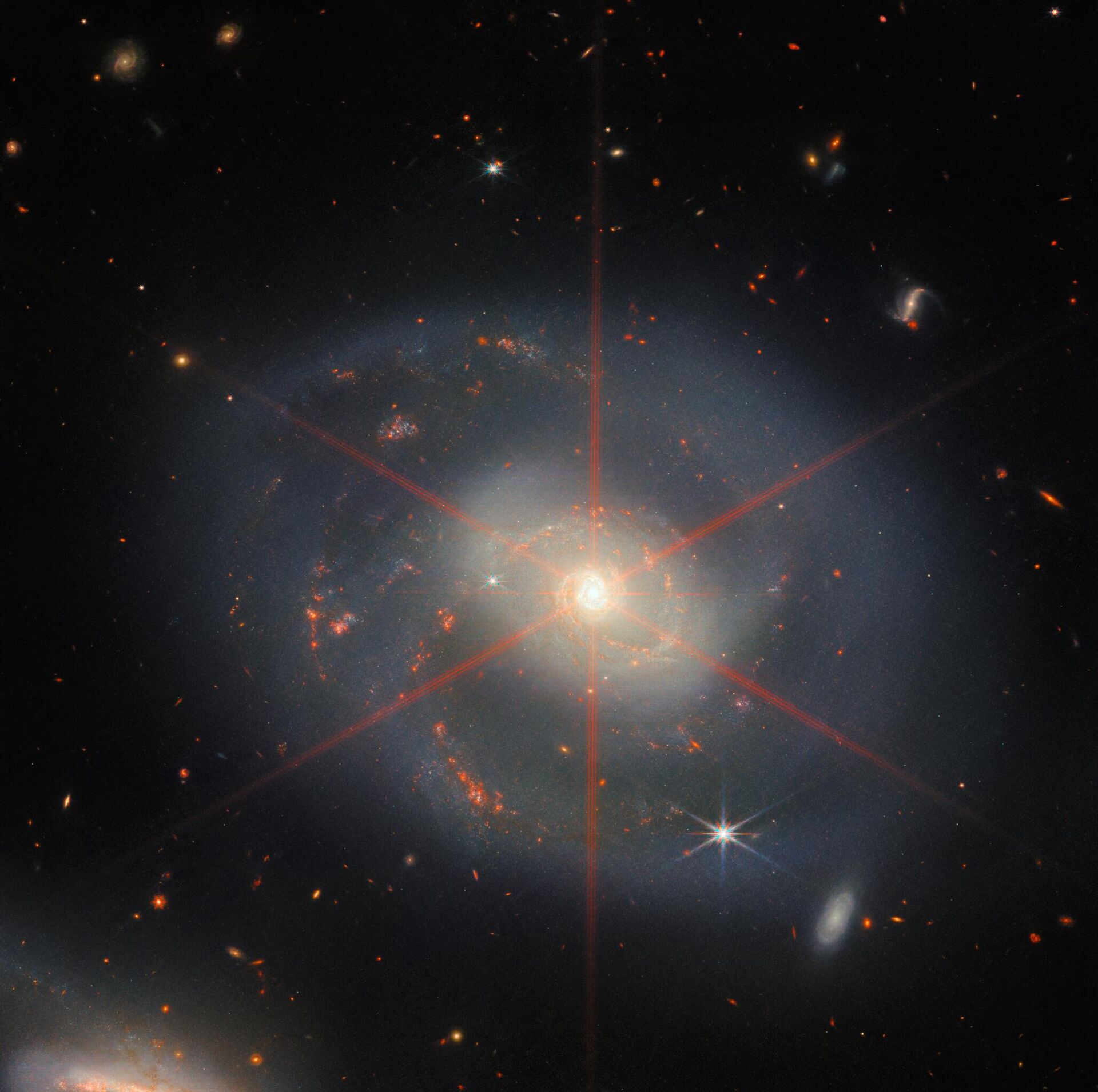 O Telescópio Espacial James Webb registrou a face da NGC 7469, uma galáxia espiral brilhante de aproximadamente 90 mil anos-luz de diâmetro a 220 milhões de anos-luz da Terra, na constelação de Pegasus - Sputnik Brasil, 1920, 21.12.2022