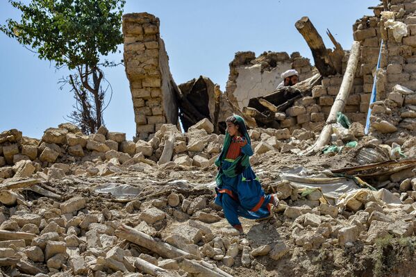 Consequências de um terremoto desastroso no Afeganistão, que aconteceu em 22 de junho, que matou pelo menos 1.000 pessoas e deixou milhares desabrigadas. - Sputnik Brasil