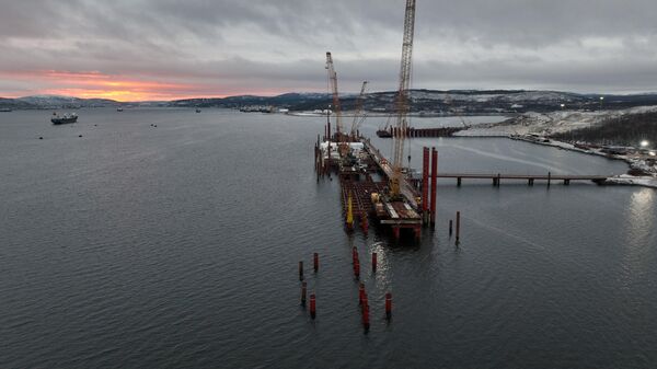 Construção do porto marítimo Lavna na região de Murmansk, Rússia, foto publicada em 29 de novembro de 2022 - Sputnik Brasil