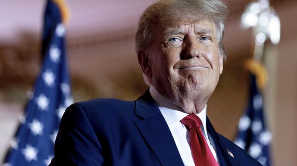 Donald Trump, ex-presidente dos EUA (2017-2021), anuncia sua campanha presidencial para as eleições nacionais de 2022 em Mar-a-Lago, Flórida, EUA, 15 de novembro de 2022 - Sputnik Brasil