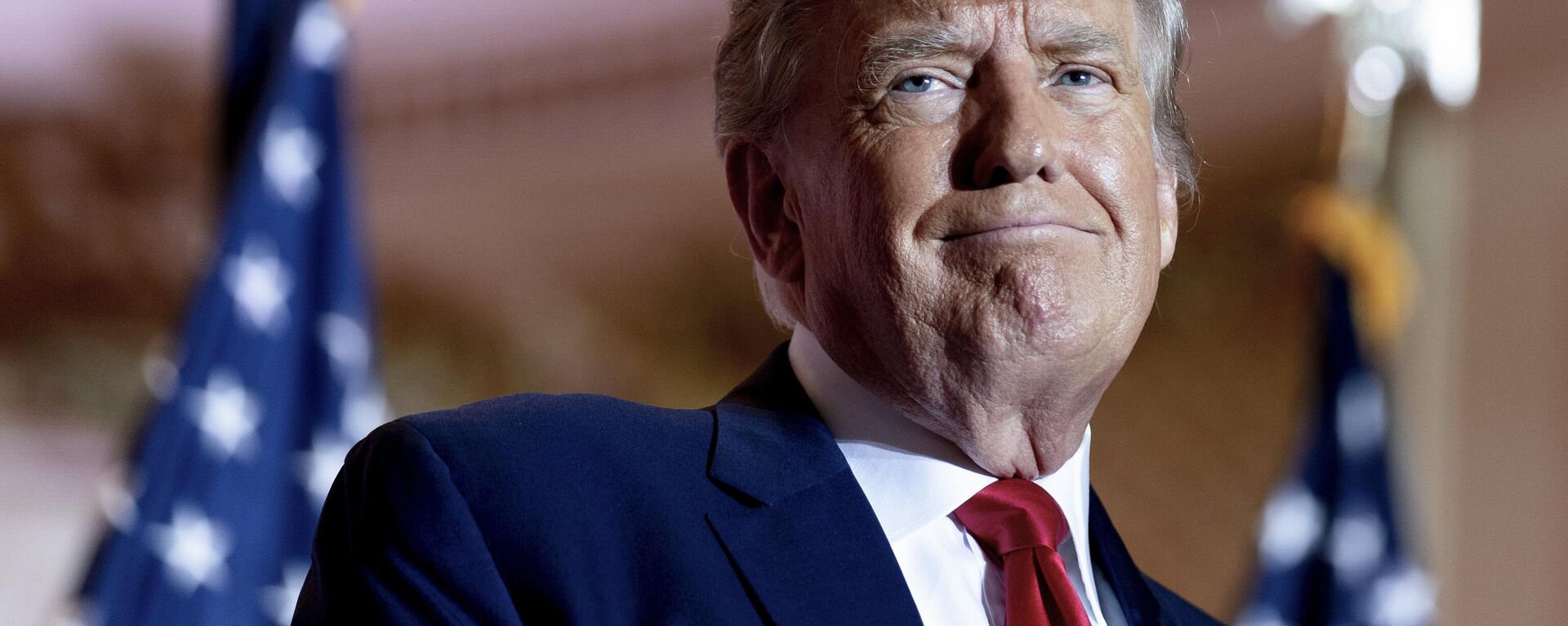 Donald Trump, ex-presidente dos EUA (2017-2021), anuncia sua campanha presidencial para as eleições nacionais de 2022 em Mar-a-Lago, Flórida, EUA, 15 de novembro de 2022 - Sputnik Brasil, 1920, 26.12.2022