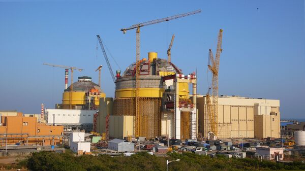 Dois reatores de água pressurizada em construção na usina nuclear de Kudankulam, na Índia - Sputnik Brasil