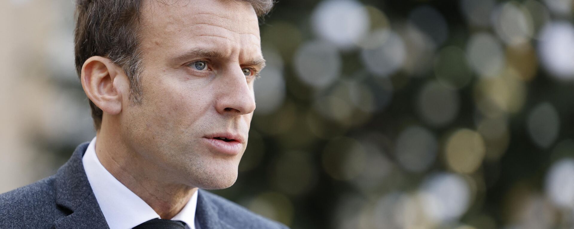 Emmanuel Macron, presidente francês, espera a chegada de Ulf Kristersson, primeiro-ministro da Suécia (fora da foto) no Palácio de Élysée presidencial em Paris. França, 3 de janeiro de 2023 (foto de arquivo) - Sputnik Brasil, 1920, 27.01.2023