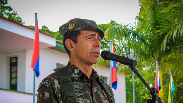O general Otávio Rodrigues de Miranda Filho recebe as honras militares da guarda e preside formatura militar com a tropa do 2º Batalhão de Infantaria da Selva (BIS). Belém (PA), 13 de outubro de 2021 - Sputnik Brasil