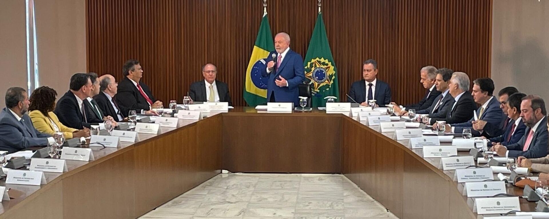 Luiz Inácio Lula da Silva (PT) faz a primeira reunião ministerial de seu terceiro mandato, no Palácio do Planalto. Brasília (DF), 6 de janeiro de 2023 - Sputnik Brasil, 1920, 06.01.2023
