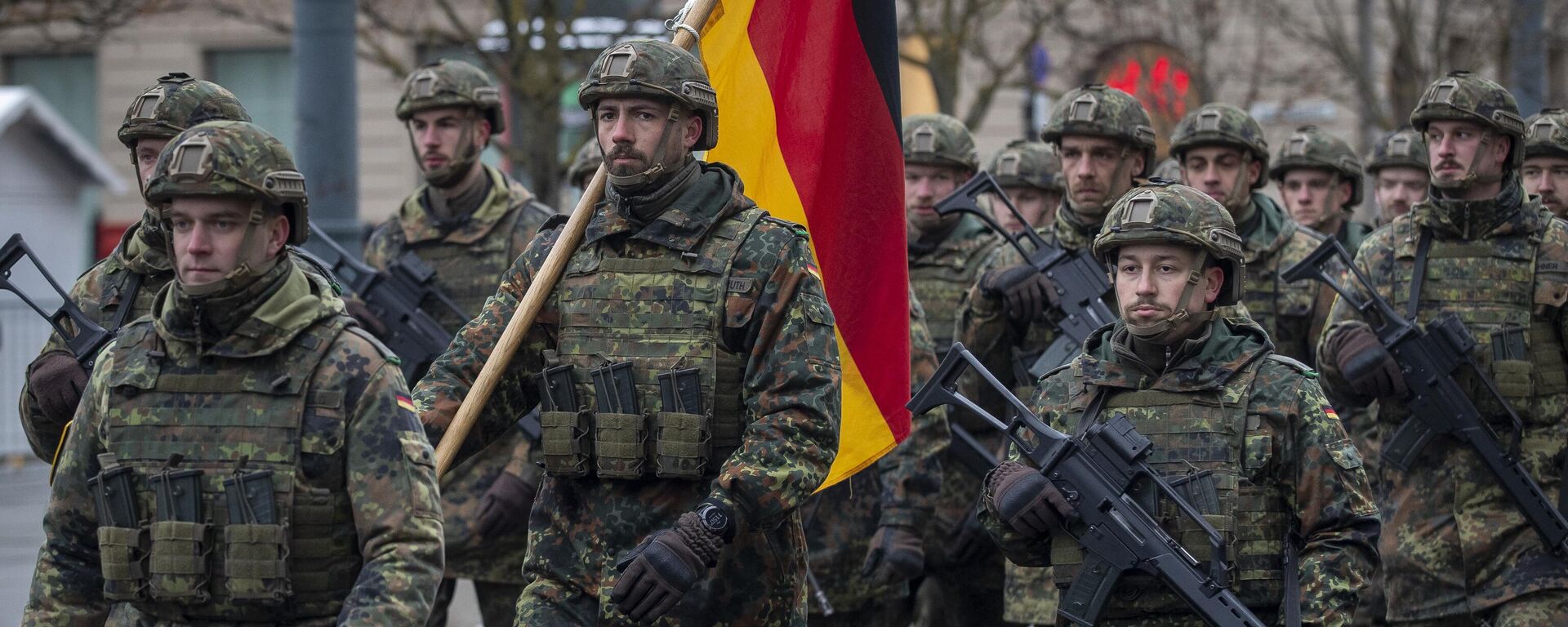 Membros do Exército alemão participam de um desfile militar que marca o 104º aniversário do Exército lituano, no Dia das Forças Armadas. Vilnius, Lituânia, 23 de novembro de 2022 - Sputnik Brasil, 1920, 23.01.2024