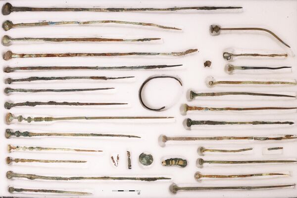 Artefatos achados no fundo do poço de madeira de 3.000 anos na Alemanha 
 - Sputnik Brasil
