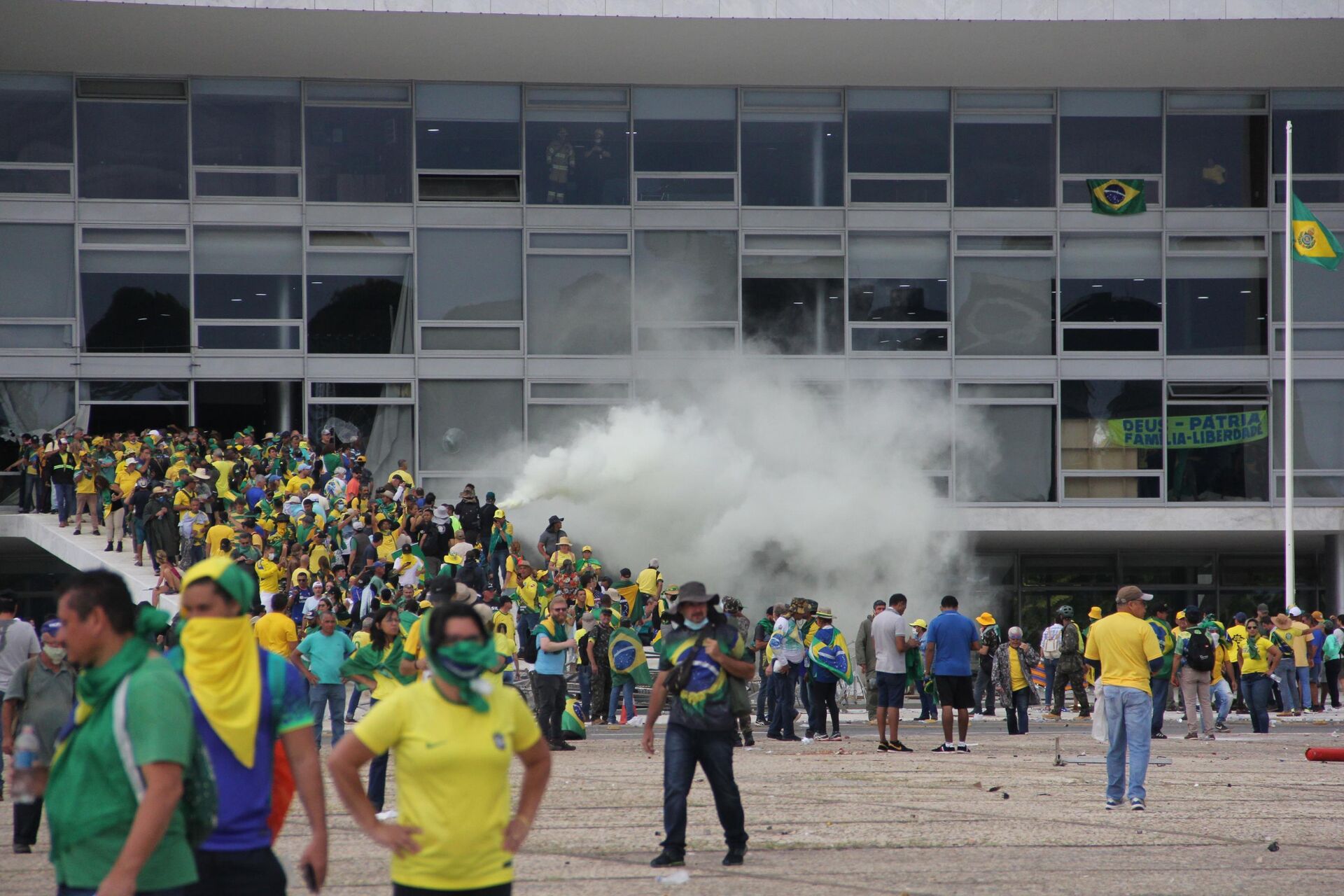 Bolsonaristas invadem o Congresso Nacional, na capital federal. Brasília (DF), 8 de janeiro de 2023 - Sputnik Brasil, 1920, 13.01.2023