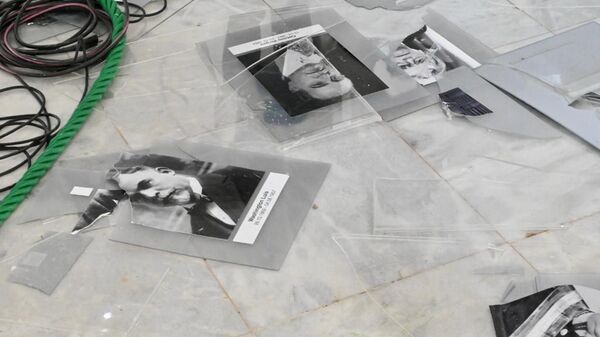 Registro da galeria de fotos de ex-presidentes vandalizada. Fotos foram retiradas da parede e lançadas no chão durante a invasão ao Palácio do Planalto. Brasília, 8 de janeiro de 2023 - Sputnik Brasil