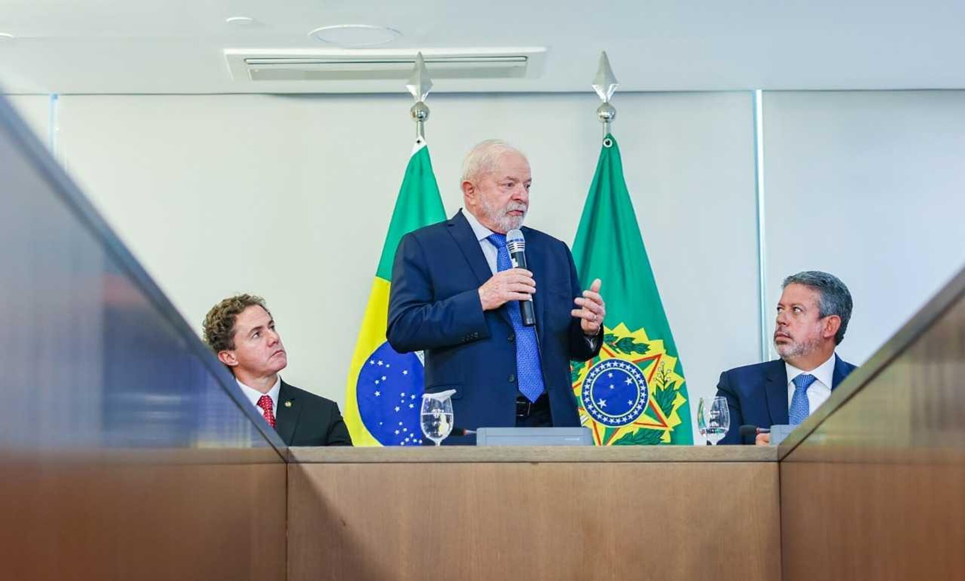 Luiz Inácio Lula da Silva (PT) em reunião com lideranças do governo e partidárias, no Palácio do Planalto. Brasília, 11 de janeiro de 2023 - Sputnik Brasil, 1920, 14.01.2023