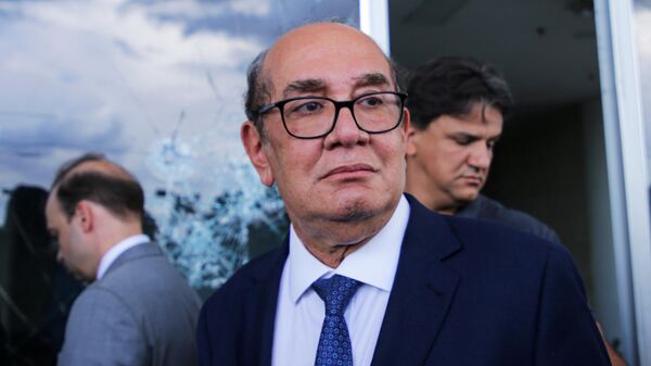 Gilmar Mendes durante perícia no Palácio do Planalto após ato que causou depredação de gabinetes e plenários. Brasília (DF), 10 de janeiro de 2023 - Sputnik Brasil