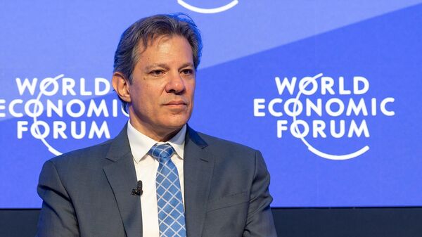 Fernando Haddad, ministro da Fazenda do Brasil, participa de painel durante o Fórum Econômico Mundial. Davos, Suíça, 17 de janeiro de 2023 - Sputnik Brasil