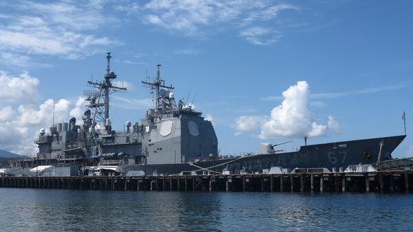O cruzador de mísseis guiados USS Shiloh ancorado em Subic Bay, uma antiga base naval dos EUA nas Filipinas, 30 de maio de 2015 - Sputnik Brasil