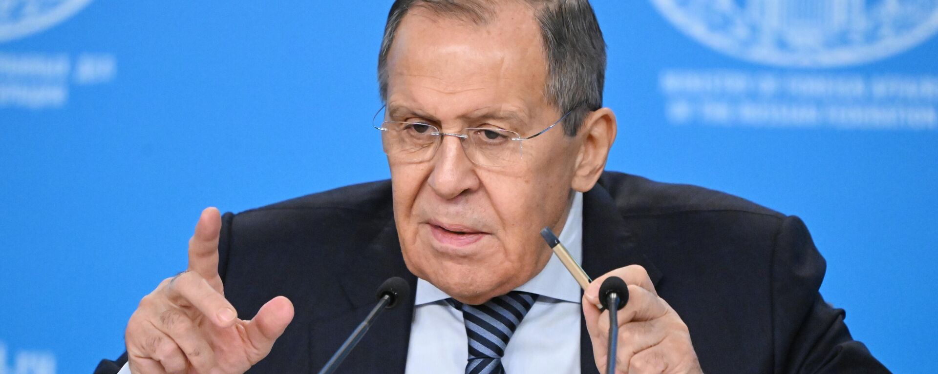 O ministro das Relações Exteriores da Rússia, Sergei Lavrov, participa de entrevista coletiva. Moscou, 18 de janeiro de 2023 - Sputnik Brasil, 1920, 19.01.2023