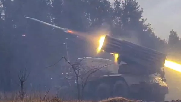 Lançador múltiplo de foguetes BM-21 Grad na direção de Svatovsk, República Popular de Lugansk, 18 de janeiro de 2023 Lançador múltiplo de foguetes BM-21 Grad na direção de Svatovsk, República Popular de Lugansk, 18 de janeiro de 2023 - Sputnik Brasil