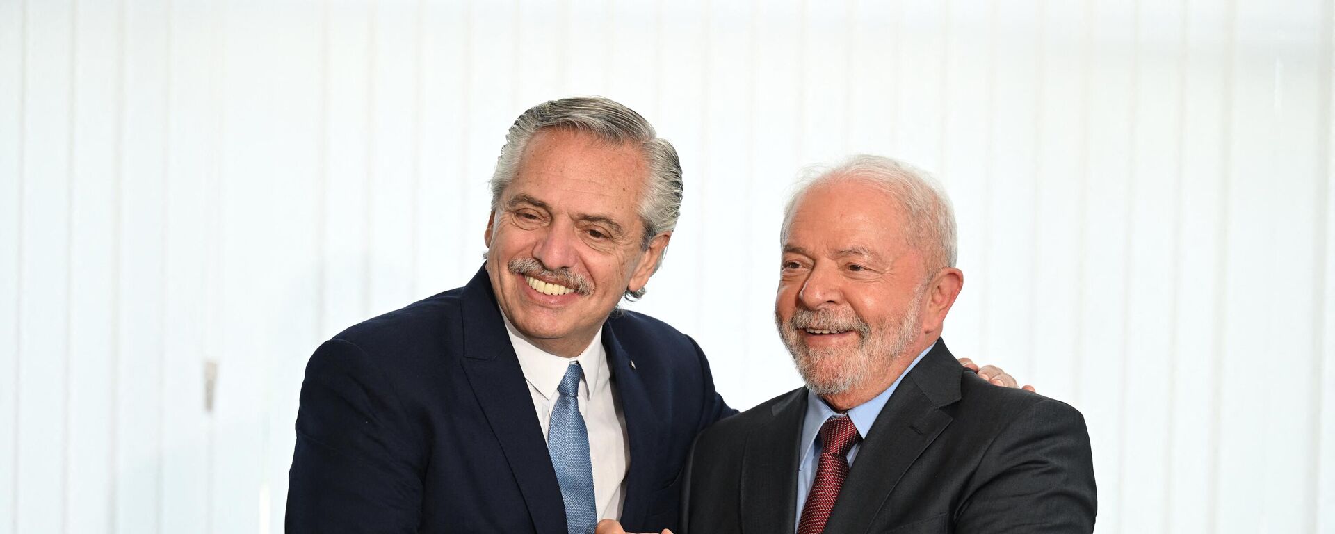 O Presidente da Argentina, Alberto Fernández, com o Presidente do Brasil, Luiz Inácio Lula da Silva, 2 de janeiro de 2023 - Sputnik Brasil, 1920, 23.01.2023