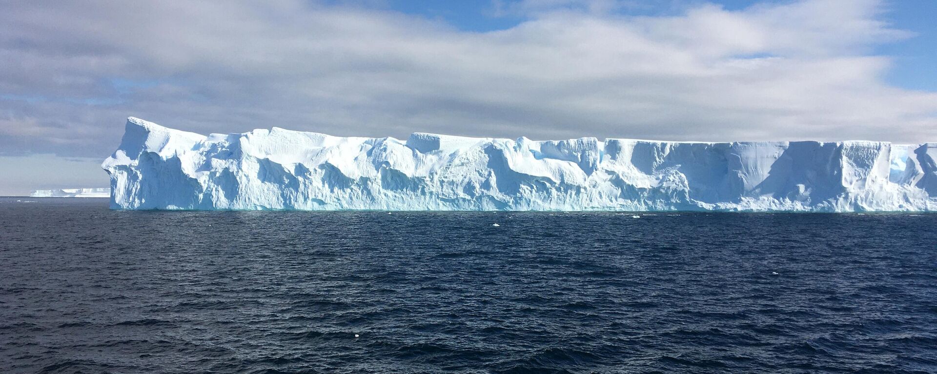 Iceberg está à deriva na Antártica - Sputnik Brasil, 1920, 24.01.2023