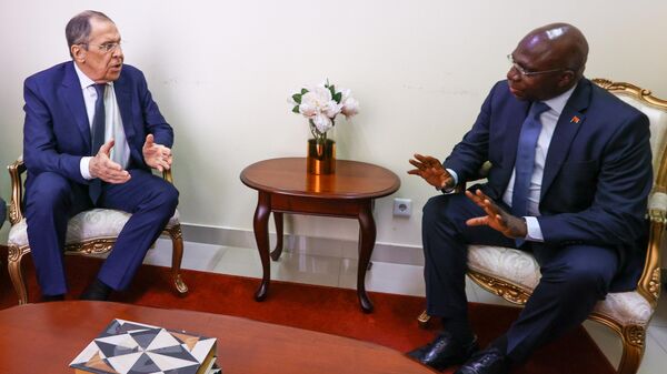 Ministro das Relações Exteriores da Rússia, Sergei Lavrov, e seu homólogo de Angola, Téte António, durante reunião em Luanda, 25 de janeiro de 2023 - Sputnik Brasil