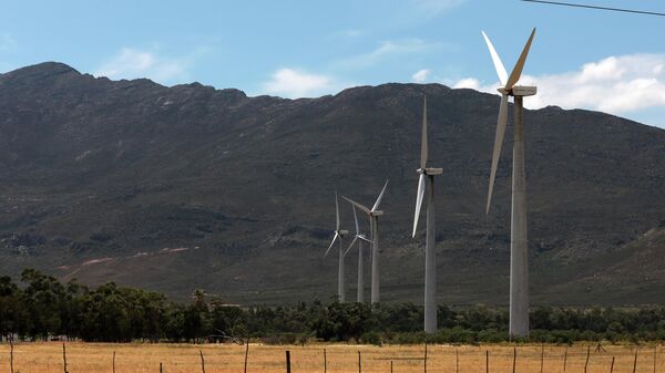 Turbinas eólicas são vistas no Gouda Wind Farm — um dos maiores da África Austral — localizado a 115 km a nordeste da Cidade do Cabo, África do Sul, 7 de novembro de 2022 - Sputnik Brasil