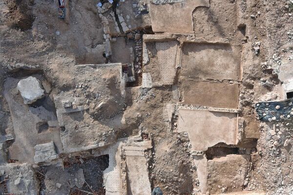 Escavações de uma habitação romana do século II d.C. na área da cidade de Nime, no sul da França
 - Sputnik Brasil