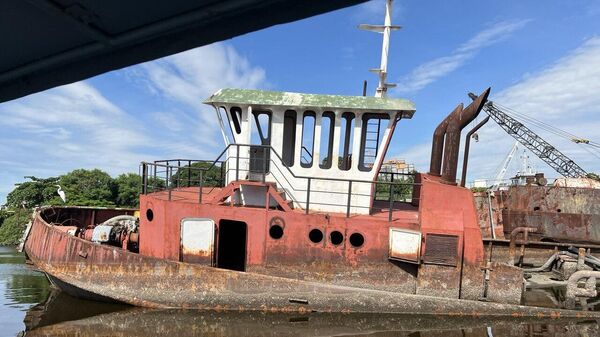 Navio abandonado e enferrujado ancorado na Baía de Guanabara. Rio de Janeiro (RJ), 3 de fevereiro de 2023 - Sputnik Brasil