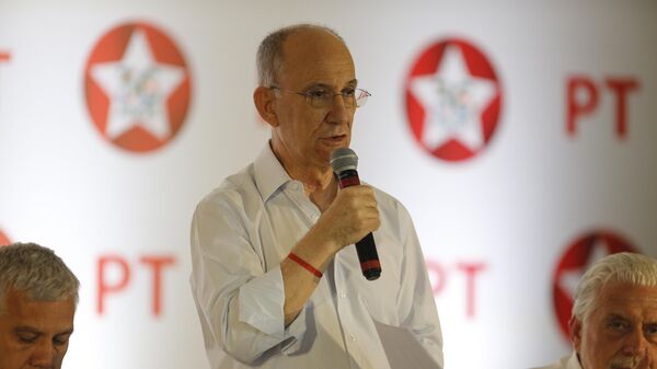 O então presidente nacional do Partido dos Trabalhadores, Rui Falcão, durante encontro nacional do partido - Sputnik Brasil