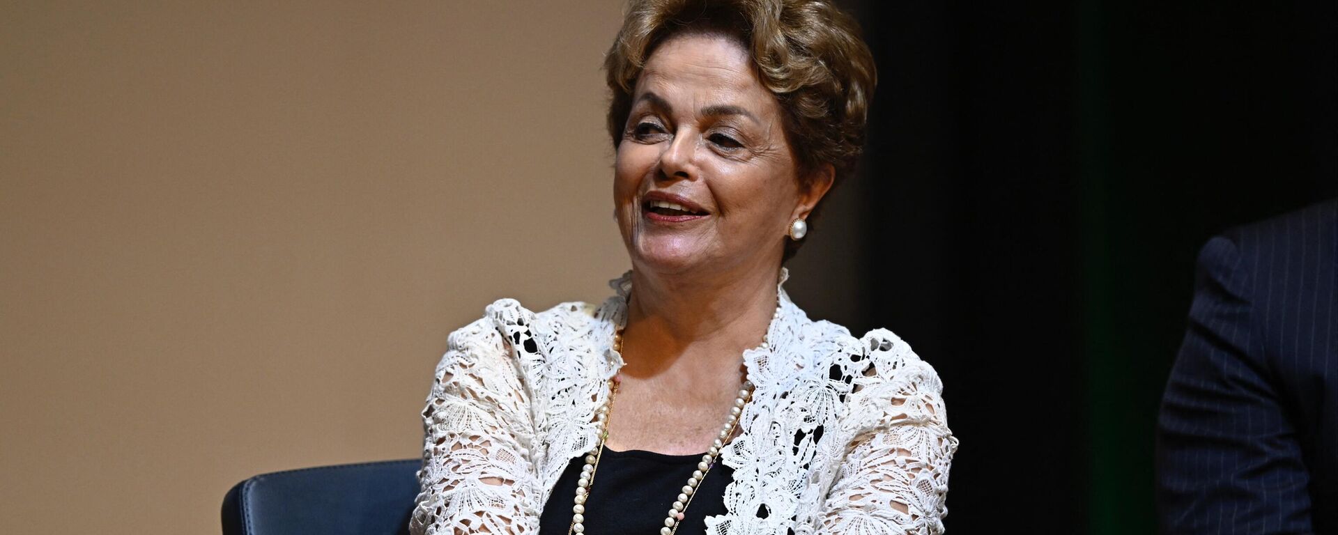 Ex-presidente brasileira Dilma Rousseff participa da cerimônia de posse de Aloizio Mercadante como presidente do Banco Nacional de Desenvolvimento Econômico e Social (BNDES) na sede do BNDES no Rio de Janeiro, Brasil, em 6 de fevereiro de 2023 - Sputnik Brasil, 1920, 10.02.2023