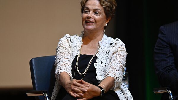 Ex-presidente brasileira Dilma Rousseff participa da cerimônia de posse de Aloizio Mercadante como presidente do Banco Nacional de Desenvolvimento Econômico e Social (BNDES) na sede do BNDES no Rio de Janeiro, Brasil, em 6 de fevereiro de 2023 - Sputnik Brasil